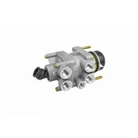 Цилиндр главный тормозной DZ9100360080 (5-выходов) Pener